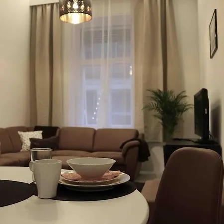 R11 Cozy In The Downtown Of