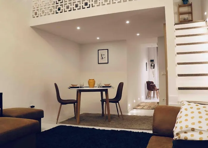 R11 Cozy In The Downtown Of