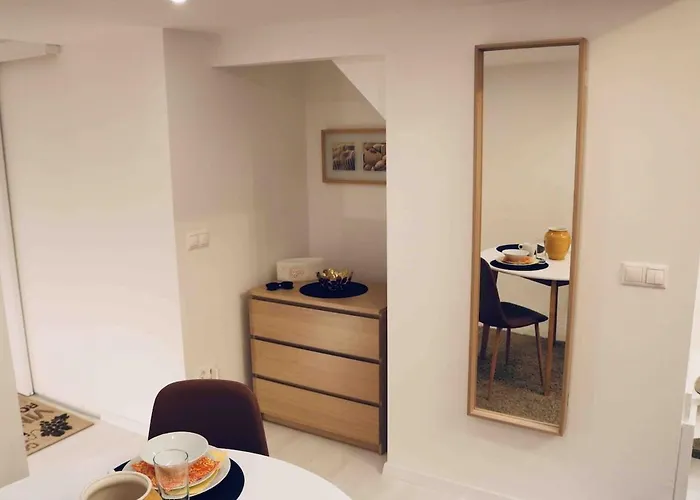 R11 Cozy In The Downtown Of *